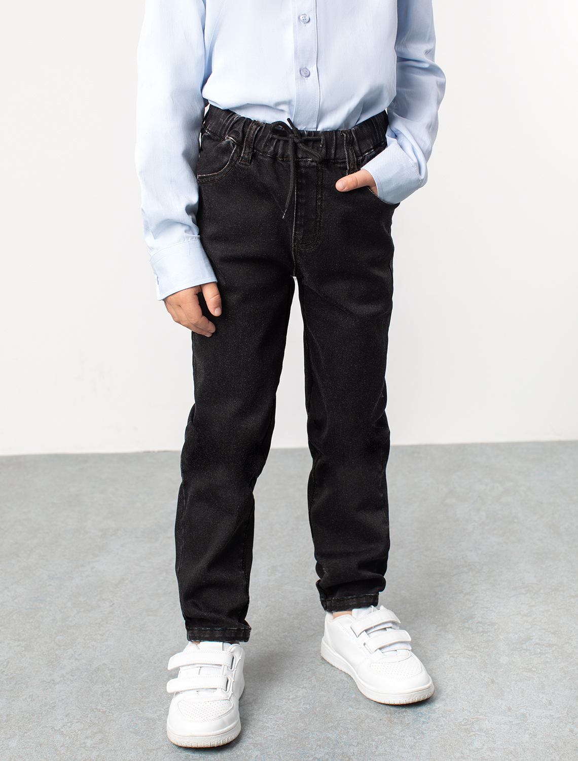 картинка Джинсы для мальчика черный от магазина Одежда+